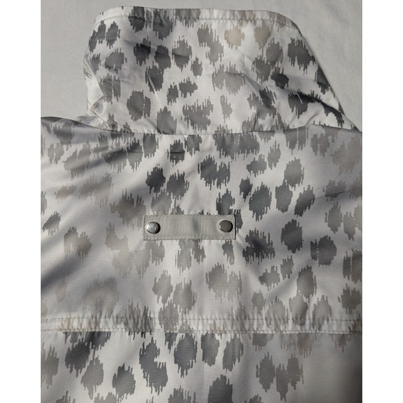 ZENERGY BY CHICO'S Gray Cheetah AOP Lightweight Lined Zip Vest Size 2 (Large 12) - Picture 15 of 16